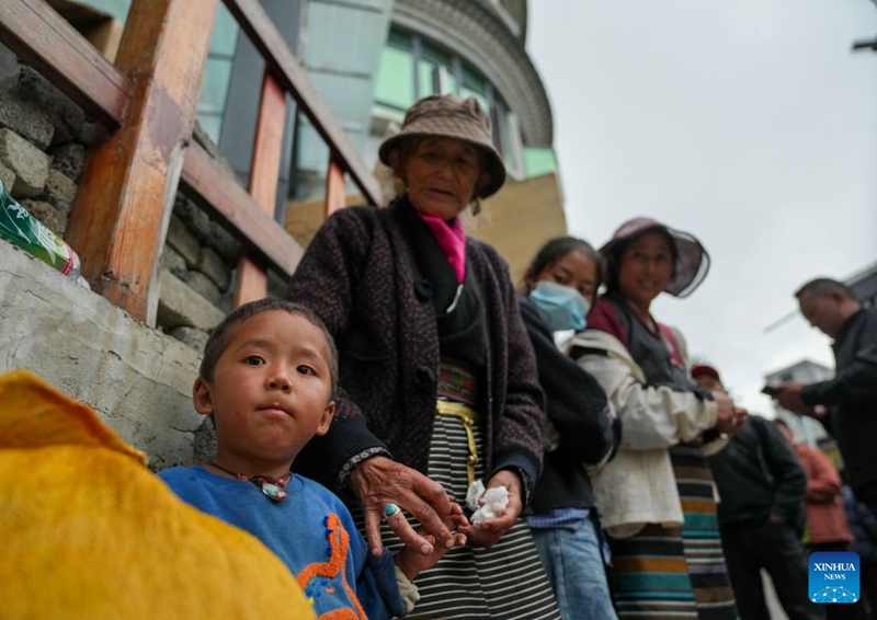 Wakazi na watalii wote walioathiriwa wahamishwa baada ya maporomoko ya udongo na mawe kutokea Xizang, China