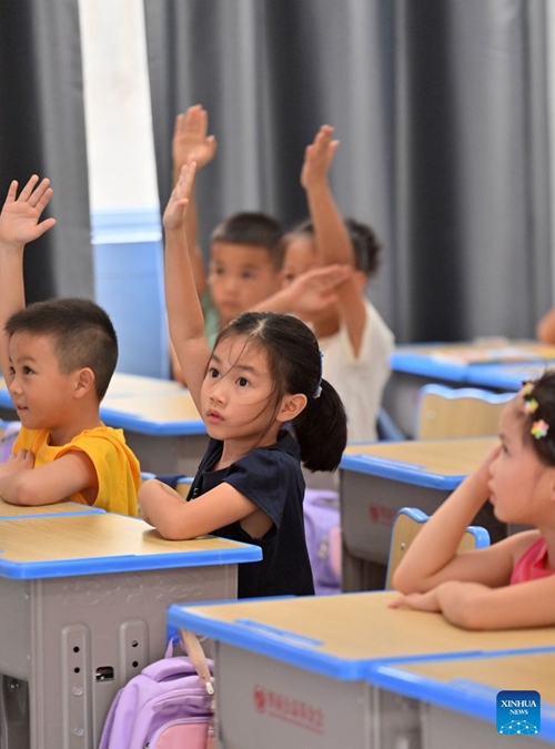 Shule za msingi na sekondari katika baadhi ya sehemu nchini China zakaribisha siku ya kwanza ya muhula mpya