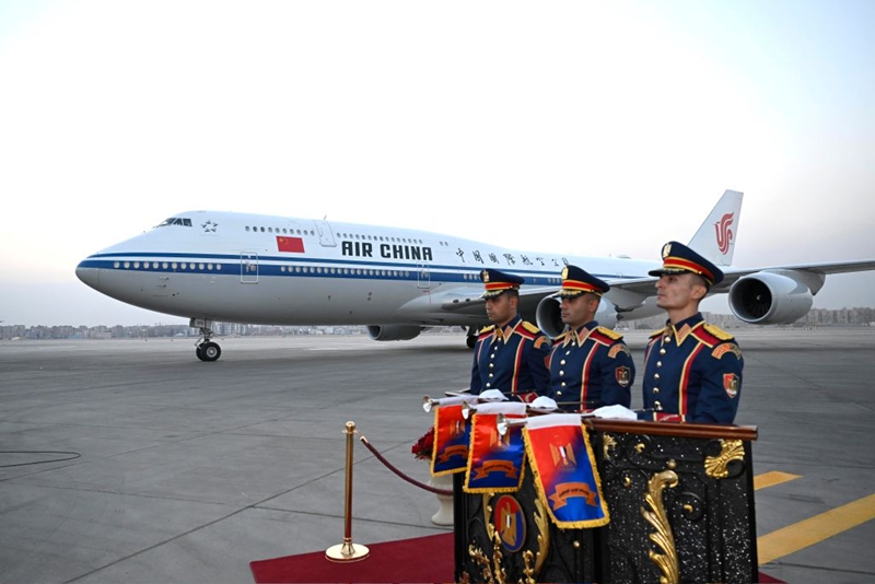 Rais wa China Xi Jinping akiwasili Cairo kwa ziara ya kiserikali nchini Misri kutokana na mwaliko wa Rais wa Misri Abdel Fattah El-Sisi, Septemba 1, 2026. (Xinhua/Shen Hong)