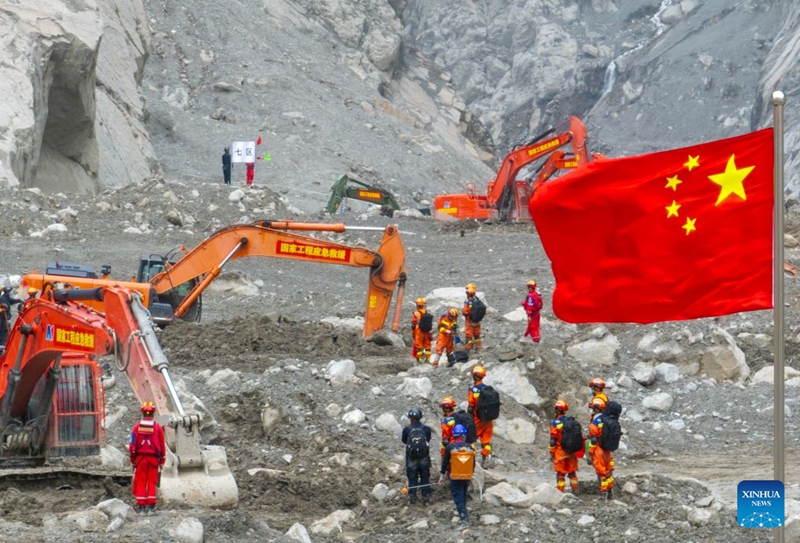 Waokoaji zaidi ya 2,500 wametumwa kwenye forodha ya mpakani iliyoathiriwa na maporomoko ya udongo na mawe mkoani Xizang, China