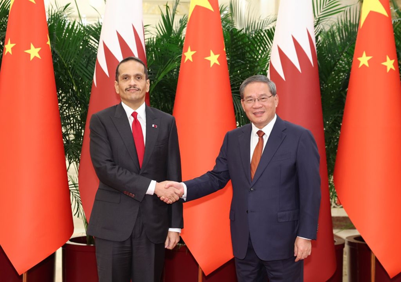 Waziri Mkuu wa China Li Qiang akikutana na Waziri Mkuu ambaye pia ni Waziri wa Mambo ya Nje wa Qatar Sheikh Mohammed bin Abdulrahman Al Thani kwenye Jumba la Mikutano ya Umma la Beijing Septemba 7, 2026. (Xinhua/Huang Jingwen)