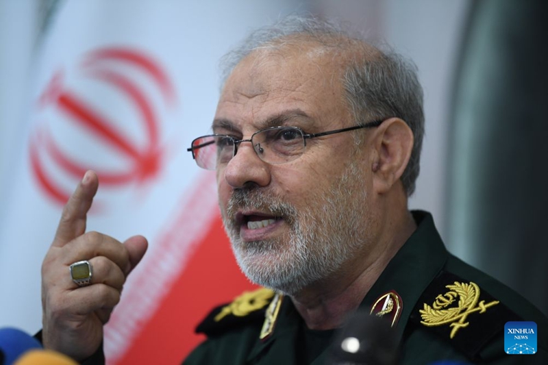 Msemaji wa Vikosi vya Walinzi wa Mapinduzi ya Kiislamu ya Iran (IRGC), Hossein Mohebbi, akizungumza kwenye mkutano na waandishi wa habari mjini Tehran, Iran, tarehe 29 Septemba 2026. (Xinhua/Shadati)