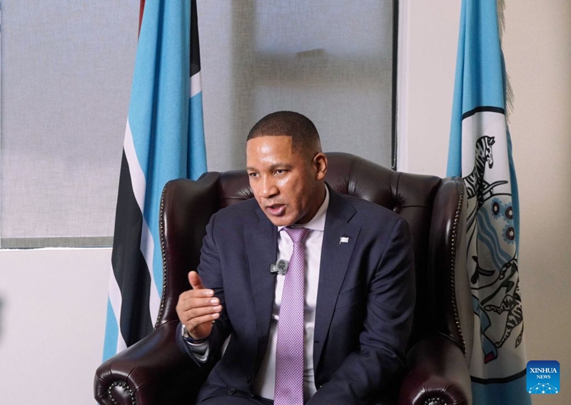 Rais wa Botswana, Duma Gideon Boko, akizungumza kwenye mahojiano maalum na shirika la habari la China, Xinhua jijini Gaborone, Botswana, tarehe 9 Oktoba 2026. (Xinhua/Chen Wei)