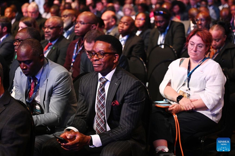 Wajumbe wakishiriki kwenye hafla ya kufunguliwa kwa Wiki ya Nishati ya Afrika (AEW) 2026 jijini Cape Town, Afrika Kusini, tarehe 13 Oktoba 2026. (Picha na Xabiso Mkhabela/Xinhua)