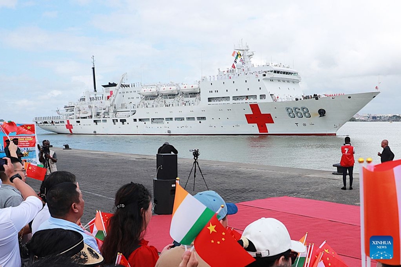 Meli ya hospitali ya ‘Baraka’ ya Jeshi la Majini la China, ikiwasili Abidjan, Cote d'Ivoire, tarehe 14 Oktoba 2026. (Picha na Yvan Sonh/Xinhua)
