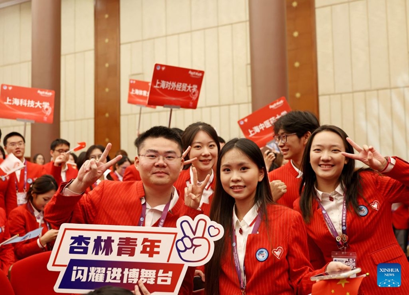 Hafla ya kuapishwa kwa watu wa kujitolea wa Maonesho ya 9 ya Uagizaji Bidhaa ya China yafanyika Shanghai