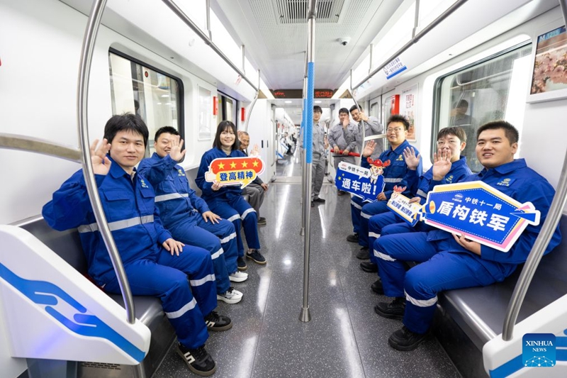 Laini ndefu zaidi ya China ya reli ya mzunguko ya metro yaanza kufanya kazi kikamilifu Wuhan